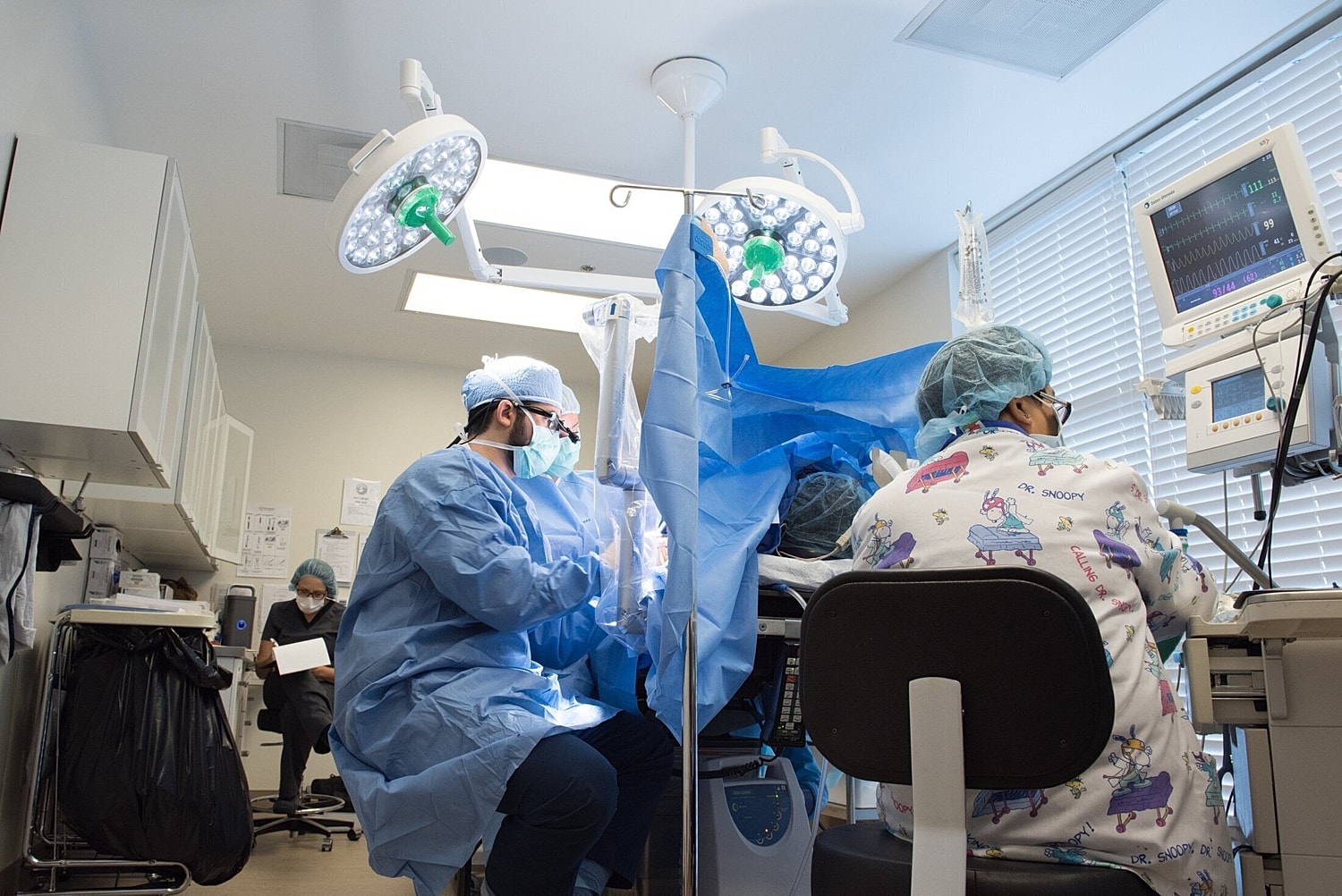 orlando plastic surgeon and staff performing surgery